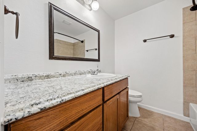 2305 Lathan LN, Taylor, TX 76574