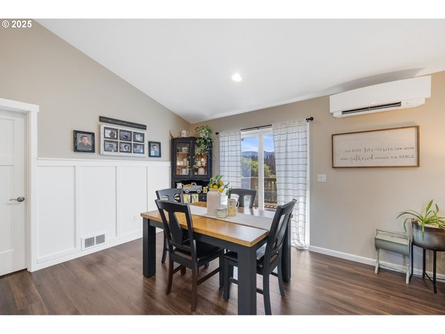 10340 SKYVIEW Rd, Tillamook, OR 97141
