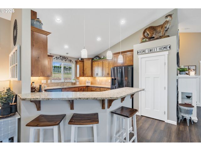 10340 SKYVIEW Rd, Tillamook, OR 97141