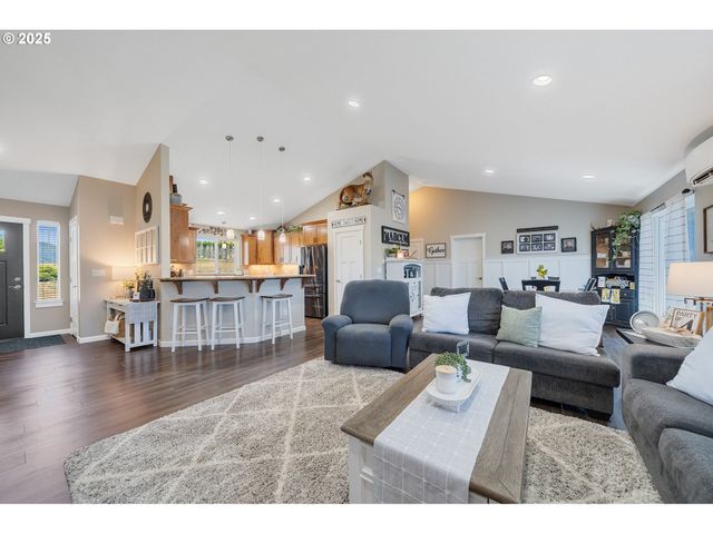10340 SKYVIEW Rd, Tillamook, OR 97141