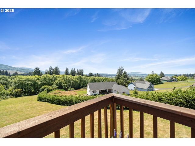 10340 SKYVIEW Rd, Tillamook, OR 97141