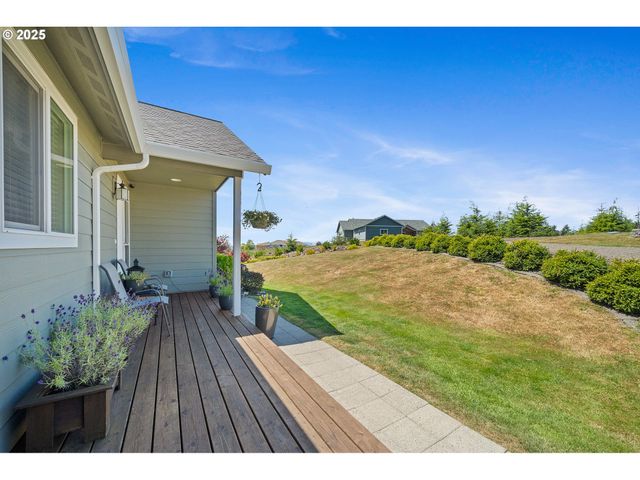 10340 SKYVIEW Rd, Tillamook, OR 97141
