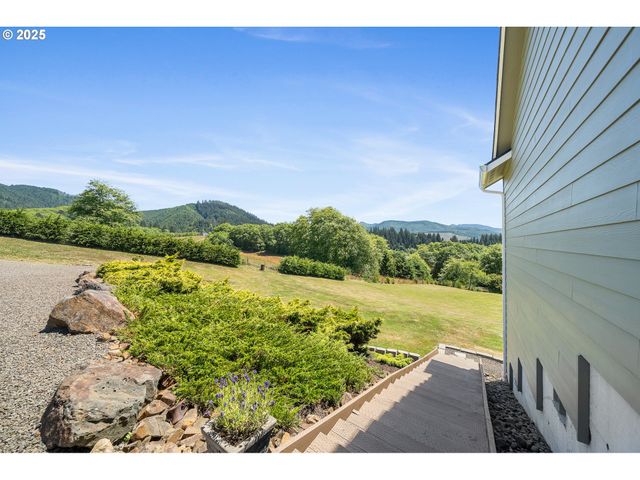 10340 SKYVIEW Rd, Tillamook, OR 97141
