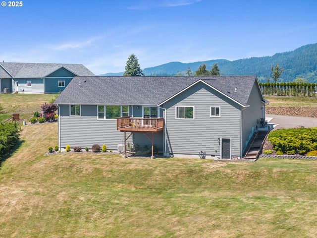 10340 SKYVIEW Rd, Tillamook, OR 97141