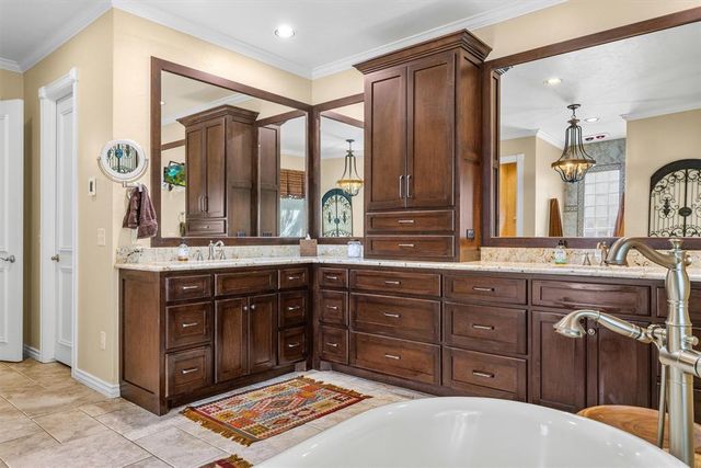 5016 Misty Glen Circle, Oklahoma City, OK 73142