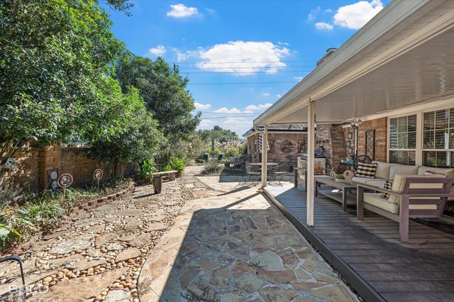 2200 Middle Creek Boulevard, Bossier City, LA 71111