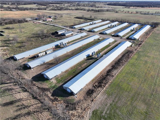 11285 Tucker Road, Gravette, AR 72736