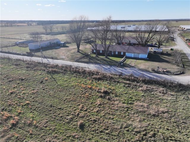 11285 Tucker Road, Gravette, AR 72736