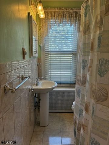 306 Aurora St, Lopatcong Twp., NJ 08865