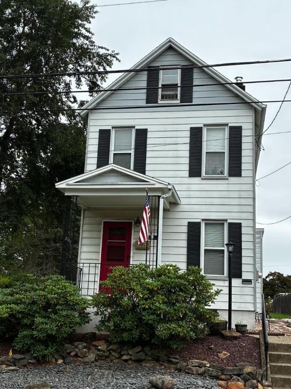 306 Aurora St, Lopatcong Twp., NJ 08865