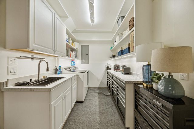 1720 Elmen Street, Houston, TX 77019