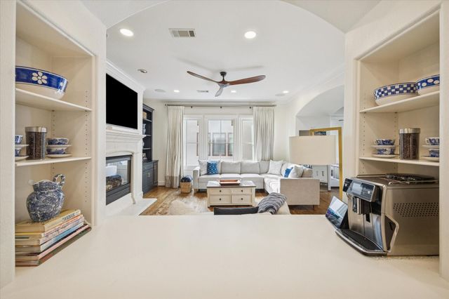 1720 Elmen Street, Houston, TX 77019