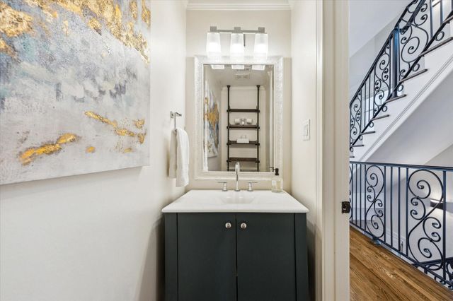 1720 Elmen Street, Houston, TX 77019