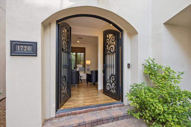 1720 Elmen Street, Houston, TX 77019