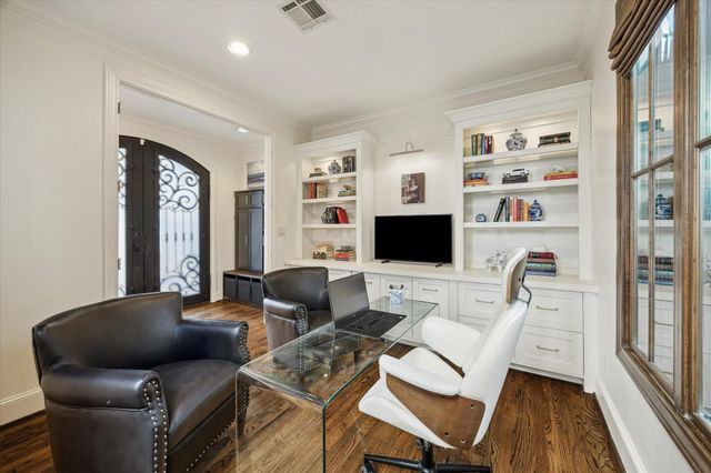 1720 Elmen Street, Houston, TX 77019