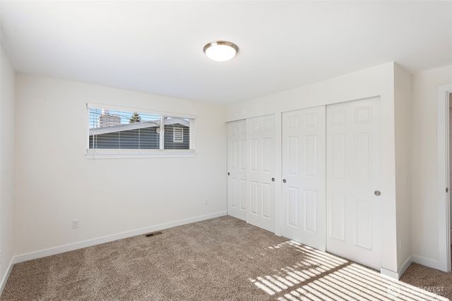 1464 S 303rd Street, Federal Way, WA 98003