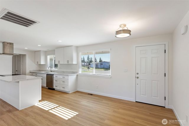 1464 S 303rd Street, Federal Way, WA 98003