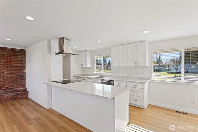 1464 S 303rd Street, Federal Way, WA 98003