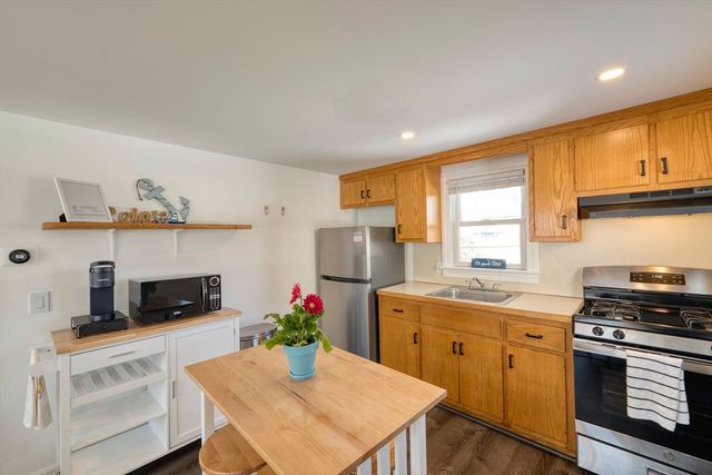 205 Lower County Rd 8, Dennis, MA 02639