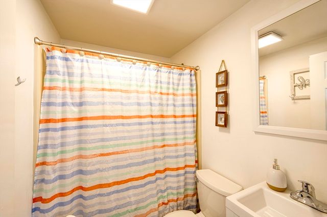 205 Lower County Rd 8, Dennis, MA 02639