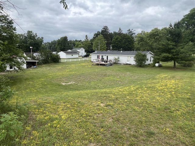 1172 N Greenville Road, Stanton, MI 48888