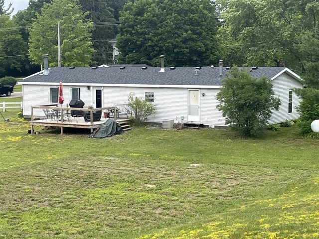 1172 N Greenville Road, Stanton, MI 48888