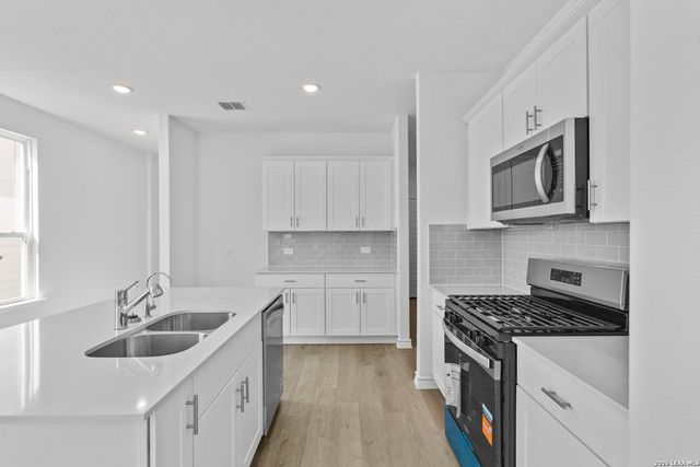 229 WILD YONDER LN, Boerne, TX 78006