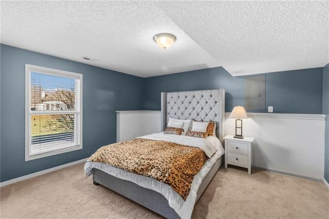 416 SW Stacey Drive, Lee's Summit, MO 64082