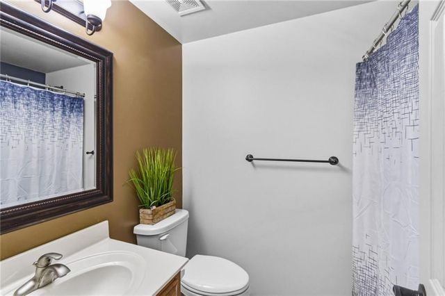 416 SW Stacey Drive, Lee's Summit, MO 64082