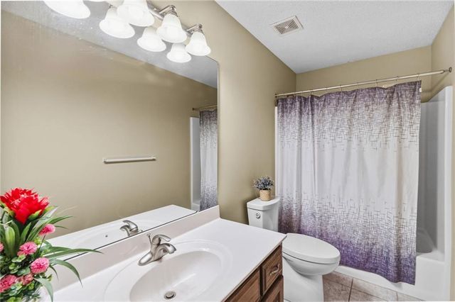 416 SW Stacey Drive, Lee's Summit, MO 64082