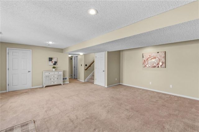 416 SW Stacey Drive, Lee's Summit, MO 64082