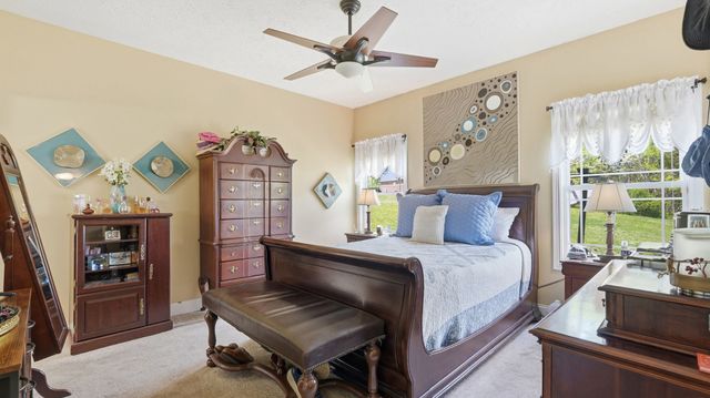 4046 Summit Dr, Greenbrier, TN 37073