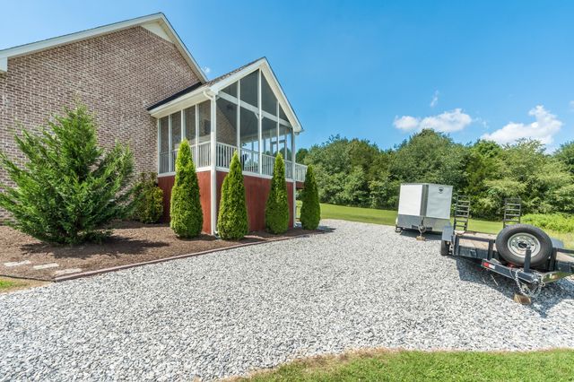 4046 Summit Dr, Greenbrier, TN 37073
