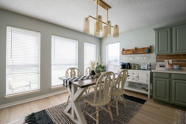 943 Morgan Drive, Burleson, TX 76028