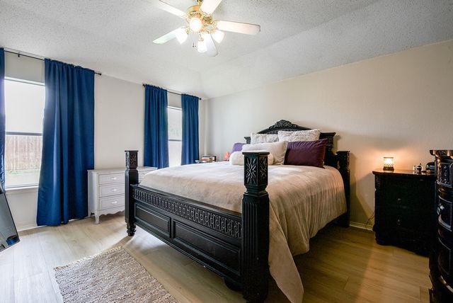 943 Morgan Drive, Burleson, TX 76028