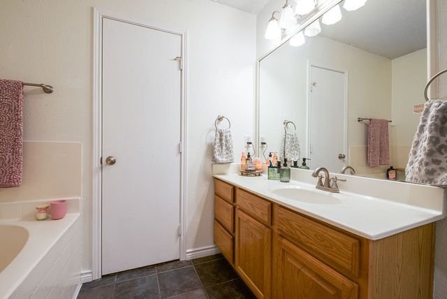 943 Morgan Drive, Burleson, TX 76028