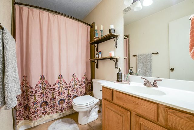 943 Morgan Drive, Burleson, TX 76028