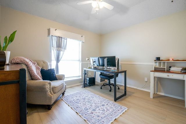 943 Morgan Drive, Burleson, TX 76028