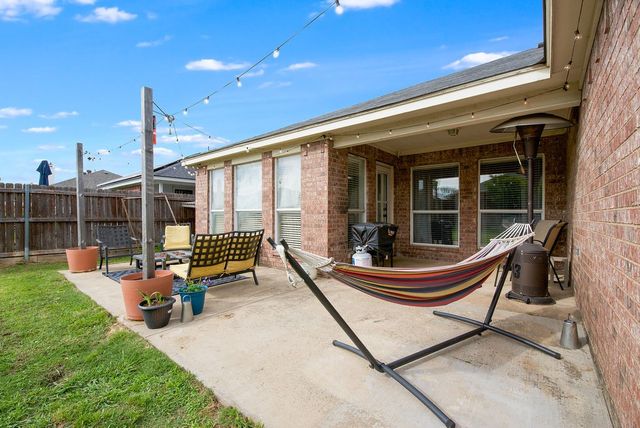 943 Morgan Drive, Burleson, TX 76028