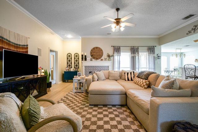 943 Morgan Drive, Burleson, TX 76028