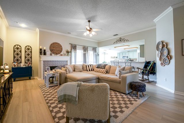 943 Morgan Drive, Burleson, TX 76028