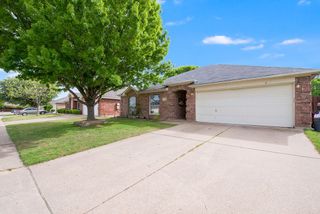 943 Morgan Drive, Burleson, TX 76028
