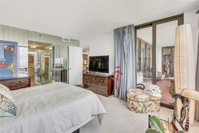 11113 Biscayne Blvd PH8, Miami, FL 33181