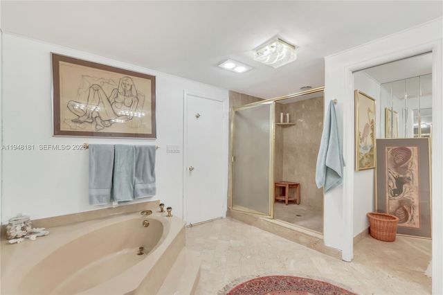 11113 Biscayne Blvd PH8, Miami, FL 33181