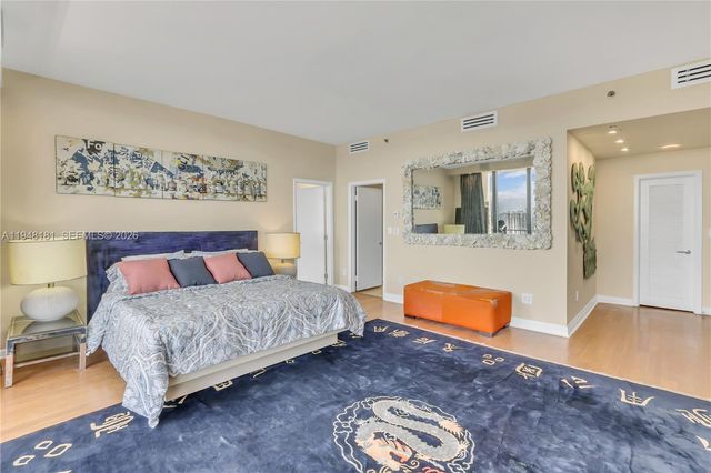 11113 Biscayne Blvd PH8, Miami, FL 33181