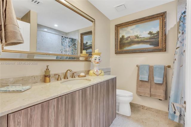 11113 Biscayne Blvd PH8, Miami, FL 33181