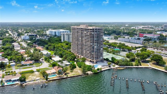 11113 Biscayne Blvd PH8, Miami, FL 33181
