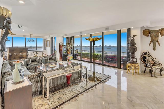 11113 Biscayne Blvd PH8, Miami, FL 33181