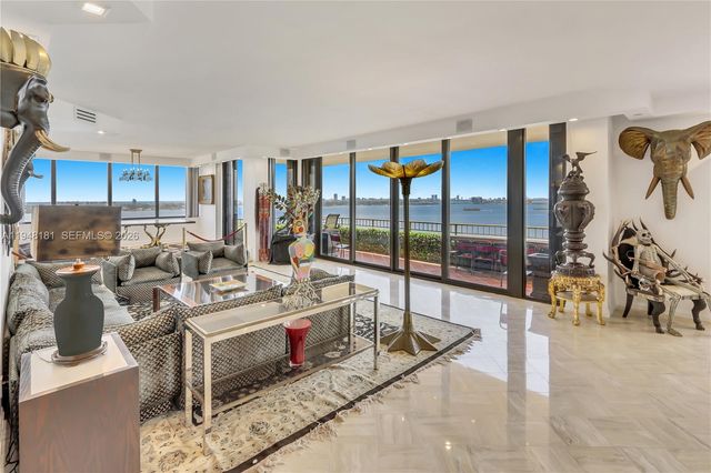 11113 Biscayne Blvd PH8, Miami, FL 33181