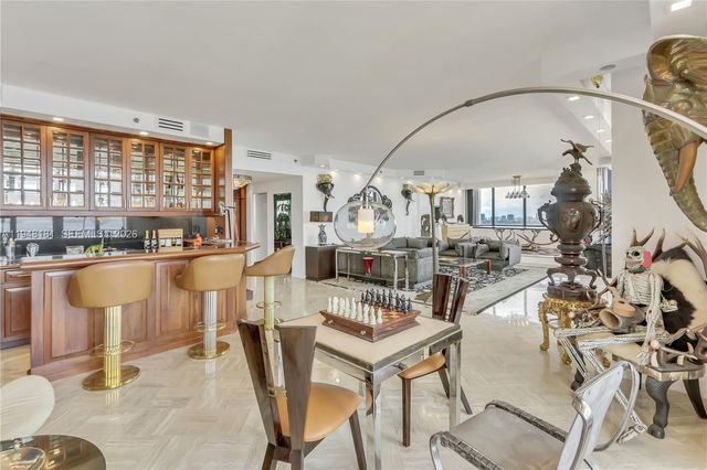 11113 Biscayne Blvd PH8, Miami, FL 33181